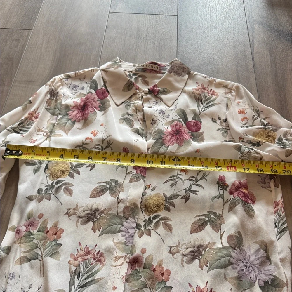 Alice + Olivia Willa Floral Silk Blouse in Floral Pattern. New without tags. - Picture 8 of 14